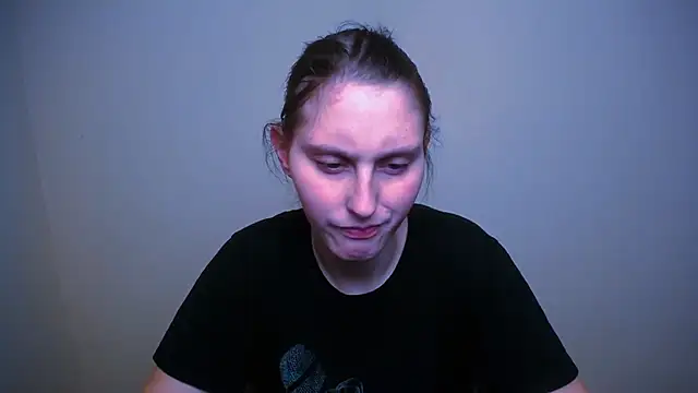 AdrianaRich  online show from 02.26.25