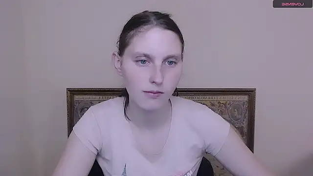 AdrianaRich  online show from 03.17.25