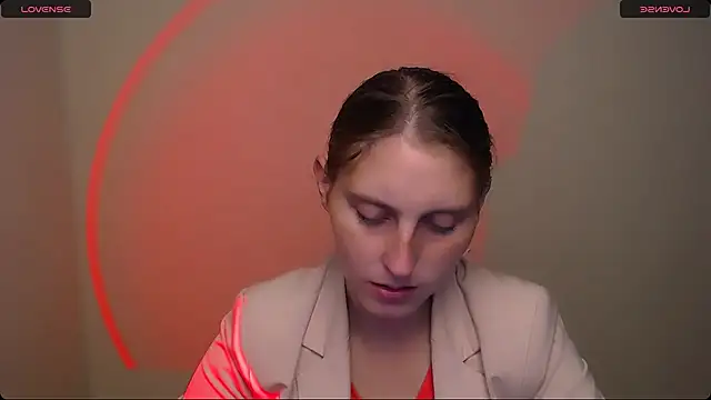 AdrianaRich  online show from 09.23.25