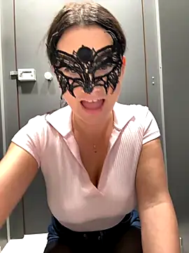 Loveblackzilla online show from 11.14.25