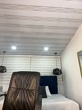 tylla  online show from 03.13.25