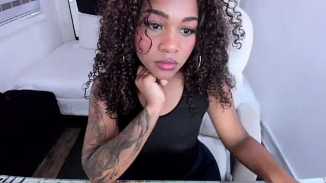 tylla  online show from 03.14.25