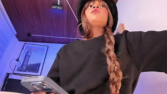 tylla  online show from 01.08.26