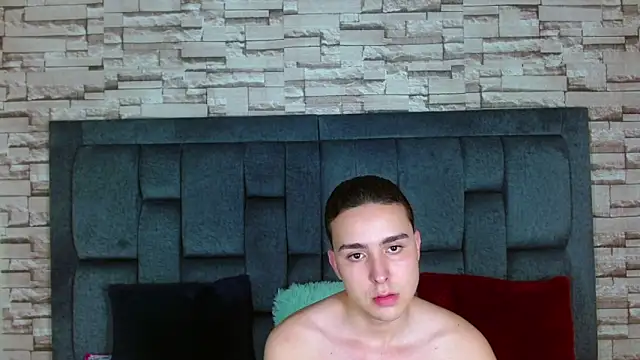 Snapshot of angel_holguin22 chatting on 02.08.25 angel holguin22 online show from 02.08.25