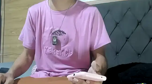 Snapshot of guyeifmaxiro chatting on 02.17.25 guyeifmaxiro online show from 02.17.25