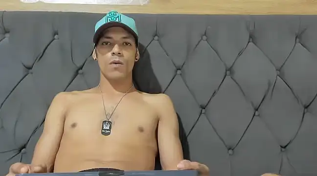 Snapshot of guyeifmaxiro chatting on 02.28.25 guyeifmaxiro online show from 02.28.25