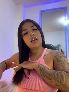 Snapshot of tinalove7 chatting on 12.21.25 tinalove7 online show from 12.21.25