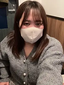 Snapshot of mitarashi_awww chatting on 03.15.25 mitarashi awww online show from 03.15.25