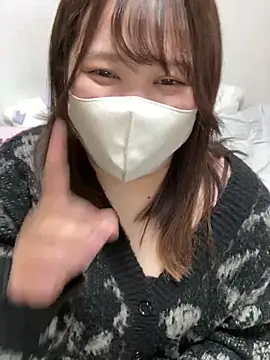 Snapshot of mitarashi_awww chatting on 03.18.25 mitarashi awww online show from 03.18.25