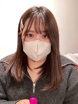 Snapshot of mitarashi_awww chatting on 03.19.25 mitarashi awww online show from 03.19.25
