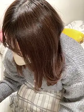 Snapshot of mitarashi_awww chatting on 03.19.25 mitarashi awww online show from 03.19.25
