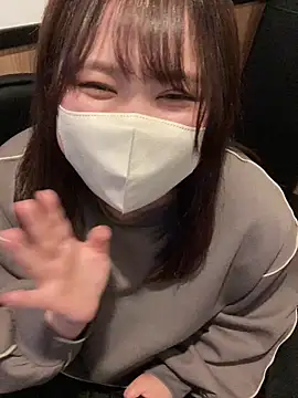 Snapshot of mitarashi_awww chatting on 03.22.25 mitarashi awww online show from 03.22.25