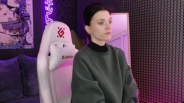 roxy riot  online show from 02.22.25