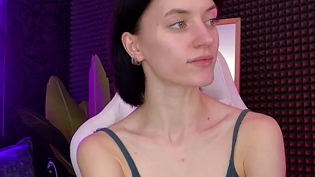 roxy riot  online show from 03.09.25