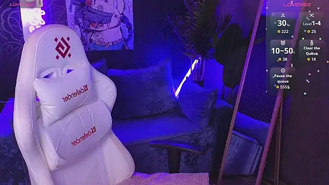 roxy riot  online show from 04.18.26