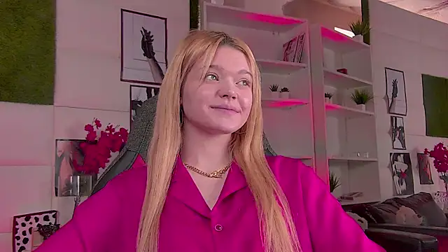 AdeleCartier online show from 03.03.25