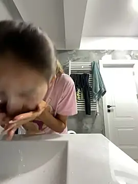 BonyBon29 online show from 10.20.25