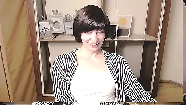  AngeliaFlow  online show from 05.14.26