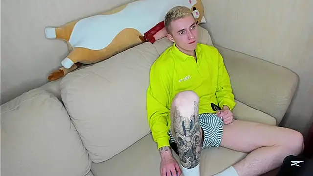 crazybottom99 online show from 02.25.25