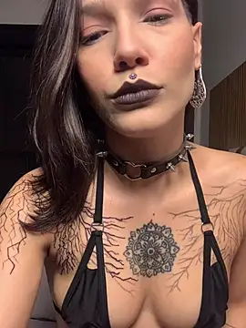 Snapshot of nickelfie chatting on 05.17.26 nickelfie online show from 05.17.26