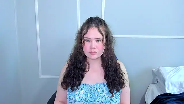 Snapshot of _leana_ chatting on 06.08.26 leana online show from 06.08.26