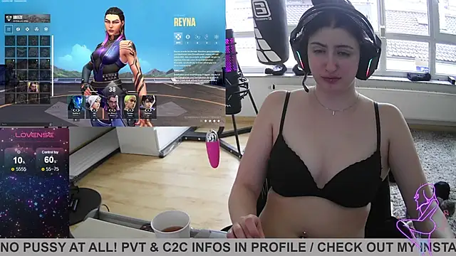Snapshot of Gamergirl-Linela chatting on 02.12.25 Gamergirl-Linela online show from 02.12.25