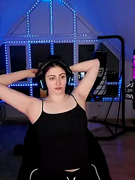Snapshot of Gamergirl-Linela chatting on 02.12.25 Gamergirl-Linela online show from 02.12.25