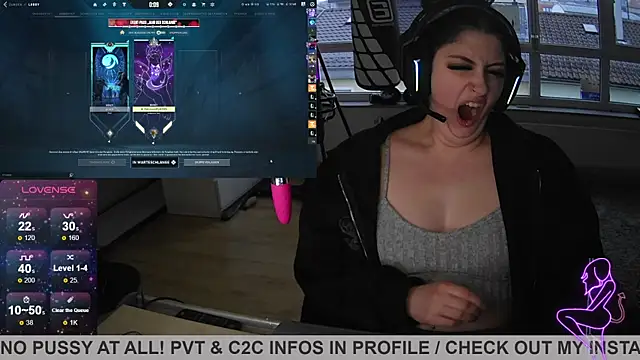 Snapshot of Gamergirl-Linela chatting on 02.13.25 Gamergirl-Linela online show from 02.13.25