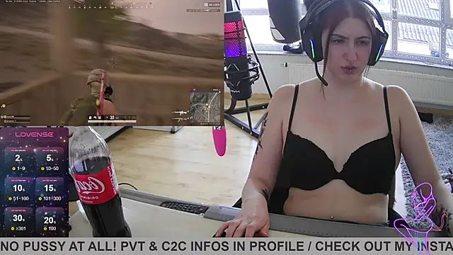 Snapshot of Gamergirl-Linela chatting on 02.17.25 Gamergirl-Linela online show from 02.17.25