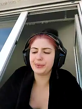 Snapshot of Gamergirl-Linela chatting on 02.21.25 Gamergirl-Linela online show from 02.21.25