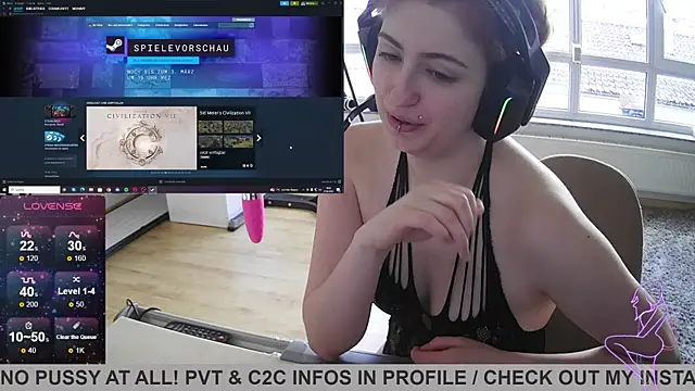 Snapshot of Gamergirl-Linela chatting on 02.27.25 Gamergirl-Linela online show from 02.27.25
