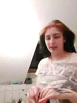 Snapshot of Gamergirl-Linela chatting on 03.06.25 Gamergirl-Linela online show from 03.06.25