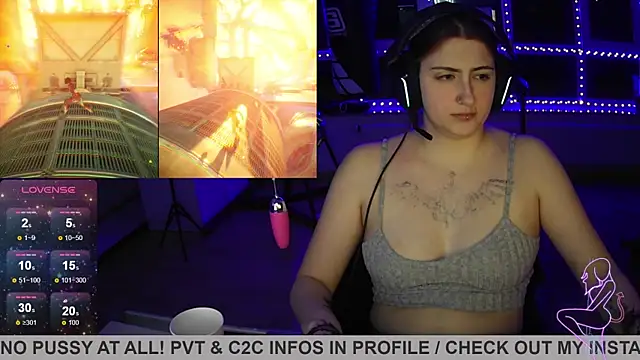 Snapshot of Gamergirl-Linela chatting on 03.10.25 Gamergirl-Linela online show from 03.10.25