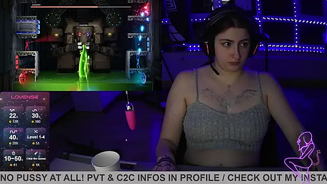 Snapshot of Gamergirl-Linela chatting on 03.11.25 Gamergirl-Linela online show from 03.11.25