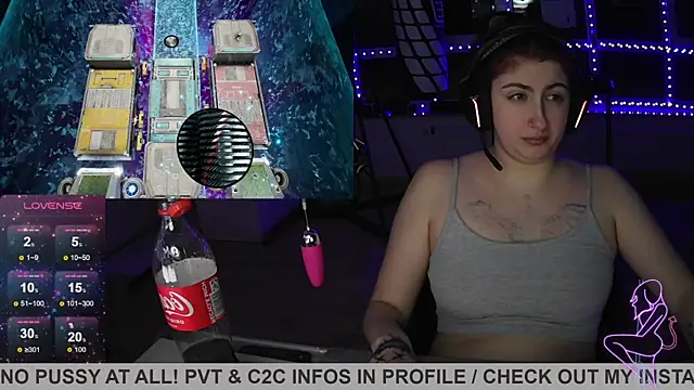 Snapshot of Gamergirl-Linela chatting on 03.13.25 Gamergirl-Linela online show from 03.13.25