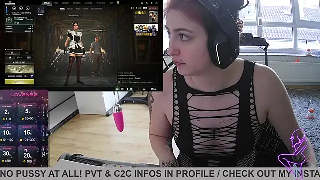 Snapshot of Gamergirl-Linela chatting on 03.19.25 Gamergirl-Linela online show from 03.19.25