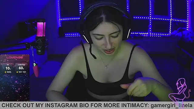 Snapshot of Gamergirl-Linela chatting on 09.16.25 Gamergirl-Linela online show from 09.16.25