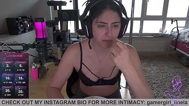 Snapshot of Gamergirl-Linela chatting on 09.22.25 Gamergirl-Linela online show from 09.22.25