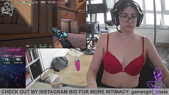 Snapshot of Gamergirl-Linela chatting on 09.29.25 Gamergirl-Linela online show from 09.29.25