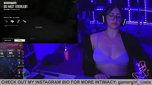 Snapshot of Gamergirl-Linela chatting on 10.07.25 Gamergirl-Linela online show from 10.07.25