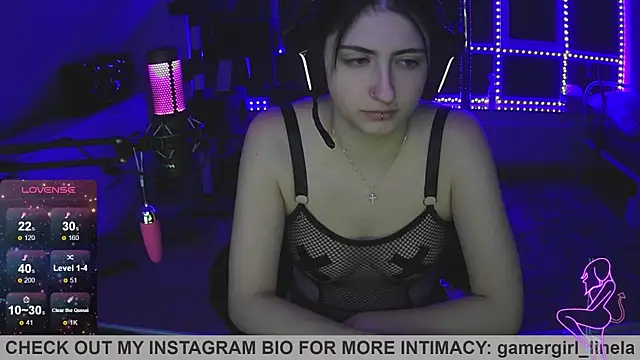 Snapshot of Gamergirl-Linela chatting on 10.14.25 Gamergirl-Linela online show from 10.14.25