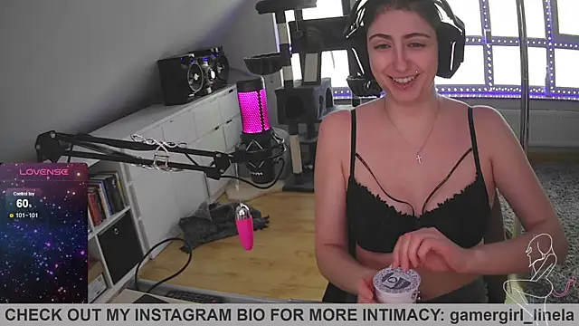 Gamergirl-Linela online show from 10.20.25
