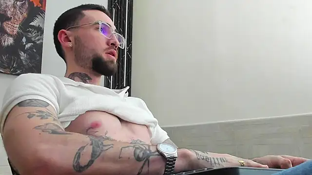 Luke davis01 online show from 02.12.25