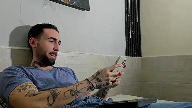 Luke davis01 online show from 02.21.25