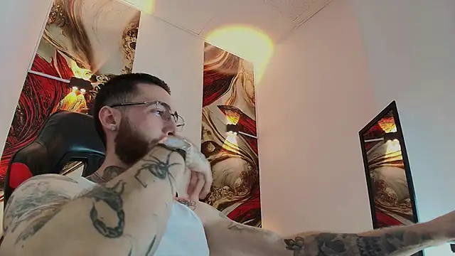 Luke davis01 online show from 11.28.25