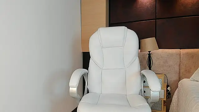 Snapshot of AngellsCollings chatting on 02.19.25 AngellsCollings online show from 02.19.25