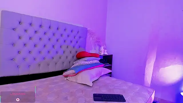 Snapshot of Morgan_Wright chatting on 12.19.25 Morgan Wright online show from 12.19.25