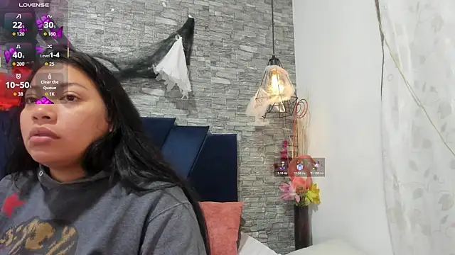 Snapshot of Sophia_Brunett chatting on 10.22.25 Sophia Brunett online show from 10.22.25