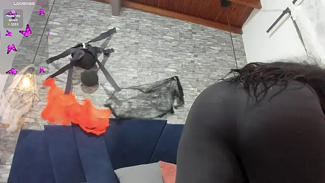 Snapshot of Sophia_Brunett chatting on 10.24.25 Sophia Brunett online show from 10.24.25