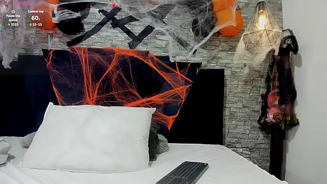 Snapshot of Sophia_Brunett chatting on 10.29.25 Sophia Brunett online show from 10.29.25